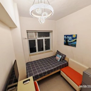 港岛轩尼诗大厦M室2号房studio，铜锣湾站几乎就在楼下，港大通勤15分，楼下就是湾仔核心商圈，工作生活好选择