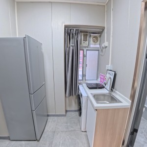 尖沙咀昆辉大厦学生公寓B室两室一厅套房，仅剩一间厅长房，理工步行800米，步行2分进尖沙咀站，公寓带健身房大阳台，学习生活两相宜