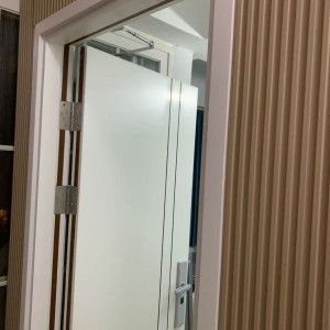 湾仔春园街富园大厦studio1号房，湾仔站100米，港大通勤14分，CBD带露台电梯洋房，拎包入住