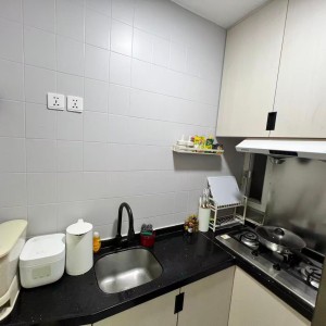 红磡必嘉街99号精品男生宿舍单人间，步行8分钟到港理工，5分钟达红磡站，6分钟达黄埔站，城大浸会地铁10分钟可达