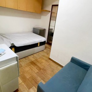 尖沙咀弥敦道金冠大厦8楼C室11号房独卫单间-步行50米即到尖沙咀地铁口，理工乘巴士10分钟即达，城大步行+港铁22分，都会大学巴士24分