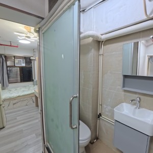 上环文咸东街87号独卫04号studio，步行3分达上环站，8分地铁直达港大，纯步行港大20分，周边生活配套齐全