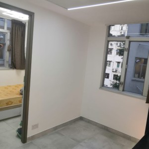 北角孔雀道24号D房一室一厅，近16平专属空间，北角站步行4分，周围住宅区尽享宁静