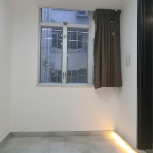 北角孔雀道24号D房一室一厅，近16平专属空间，北角站步行4分，周围住宅区尽享宁静