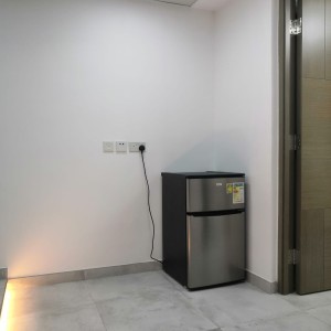北角孔雀道24号D房一室一厅，近16平专属空间，北角站步行4分，周围住宅区尽享宁静