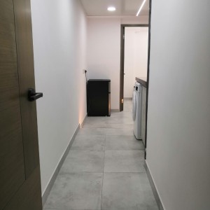 北角孔雀道24号D房一室一厅，近16平专属空间，北角站步行4分，周围住宅区尽享宁静
