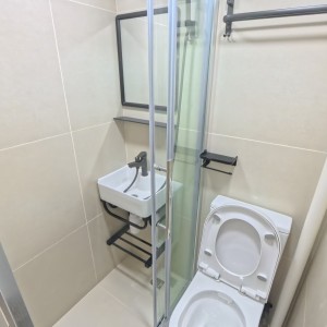 铜锣湾丽园大厦studio G室C房，铜锣湾站步行1分即达，港大通勤20分钟内，时代广场就在楼下