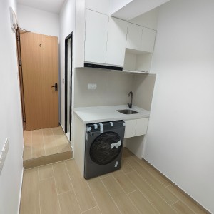 铜锣湾丽园大厦studio G室C房，铜锣湾站步行1分即达，港大通勤20分钟内，时代广场就在楼下