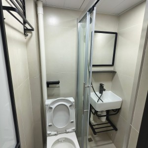 铜锣湾丽园大厦studio G室C房，铜锣湾站步行1分即达，港大通勤20分钟内，时代广场就在楼下