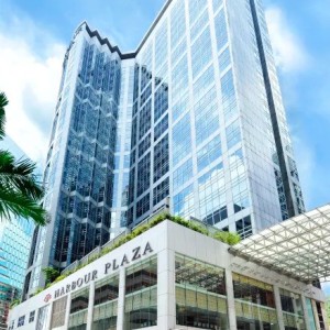 北角英皇道酒店尊贵海景房，可看维港海景，可选两张单人床或双人床，免费游泳池健身房，鲗鱼涌地铁站步行2分