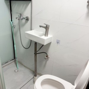 九龙衙前塱道studio大房，空间大独立卫浴有共享阳台，宋皇台站步行2分，城大浸会20分钟内，家具家电齐全