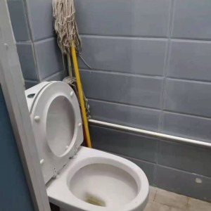 港岛西营盘港大附近男生公寓单间，高层电梯洋楼空间大，港大步行5到10分钟，2分可达地铁站，家具家电齐全