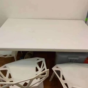 港岛西营盘港大附近男生公寓单间，高层电梯洋楼空间大，港大步行5到10分钟，2分可达地铁站，家具家电齐全