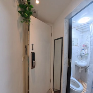 港岛中环机利文街studio3号房，整层独卫单间带管家式服务，步行1分进中环站，港大通勤3站，演艺学院通勤1站，提供全套床品日用品拎包入住