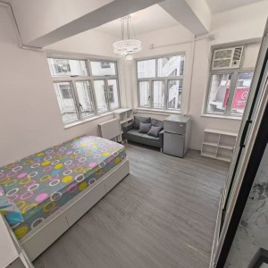 铜锣湾鹅颈波斯富大厦3楼F室studio，近铜锣湾地铁站，港大20分钟通勤独卫大窗单间地段繁华，窗外就是时代广场