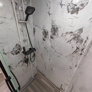 铜锣湾鹅颈波斯富大厦3楼F室studio，近铜锣湾地铁站，港大20分钟通勤独卫大窗单间地段繁华，窗外就是时代广场
