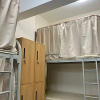 佐敦文耀樓43室，10个床位，4房2卫1厨，家具家电齐全，柯士甸站步行5分，佐敦步行12分，楼下巴士总站步行2分