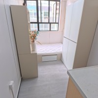 港岛皇后大道西精装独卫studio2号大房，纯步行15分钟至港大，步行四分钟到西营盘地铁口，10分钟通勤港大