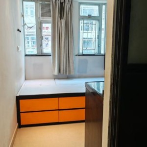 佐敦文英楼中座13室C房studio，文八楼住宅区居住舒适，理工一站即达，简约装修有独卫厨房