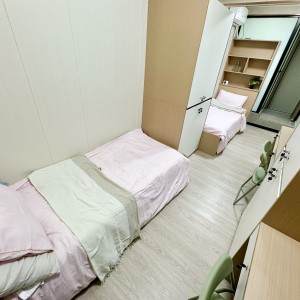 太子创始中心对面公寓studioB房双人间，独卫单间配分体式空调，装修干净明窗通透，家具家电齐全