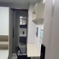 港岛皇后大道西精装独卫4号房studio，纯步行15分钟至港大，步行四分钟到西营盘地铁口，10分钟通勤港大