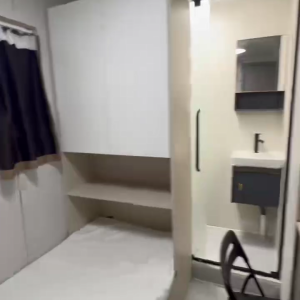 港岛皇后大道西精装独卫4号房studio，纯步行15分钟至港大，步行四分钟到西营盘地铁口，10分钟通勤港大