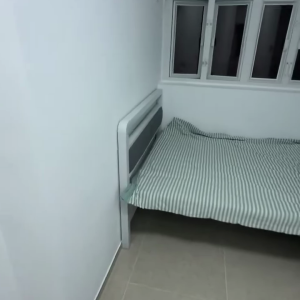 弥敦道喜利大厦C房studio，尖沙咀C2出口20米，尖东站6分，理工步行12分，快速通勤好选择