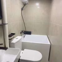 弥敦道喜利大厦E房studio，尖沙咀C2出口20米，尖东站6分，理工步行12分，快速通勤好选择