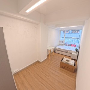 湾仔骆克道单人间B房，精装三室一厅套房，地铁15分钟直达港大，步行1分钟到铜锣湾地铁站，叮叮车多条巴士下楼即达
