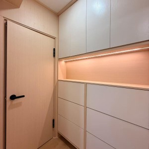 旺角新填地街223号C房独卫studio，日式木质装修超多柜子收纳，家具家电齐全，旺角站步行3分的黄金地段