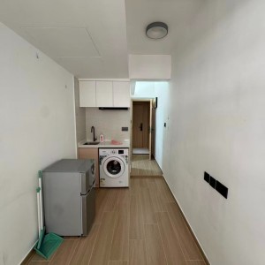 佐敦文苑街文华楼5室B房精装studio，独立卫浴家具家电齐全，柯士甸步行3分，佐敦站步行6分，都会大学通勤15分，理工1站直达