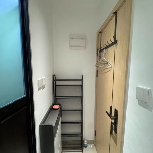 尖沙咀加连威老道51号独卫studioA ，尖沙咀地铁站步行6分钟，楼下巴士站众多，理工步行5分钟，都会大学巴士通勤15分钟