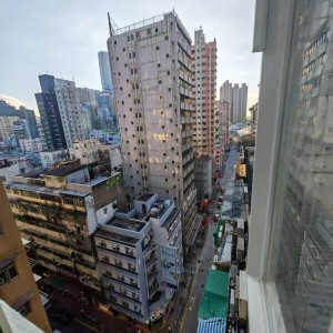 佐敦弥敦道平安大厦电梯洋房，独卫精装studioA房，油麻地/佐敦站步行5分，理工城大浸会通勤超方便